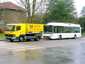 Trolejbus 317 cestou do DPmP